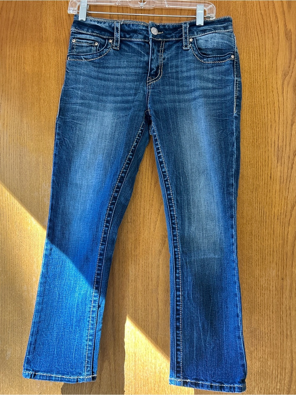 Women’s Mid-Rise Blue Denim Jeans
The inseam is 25